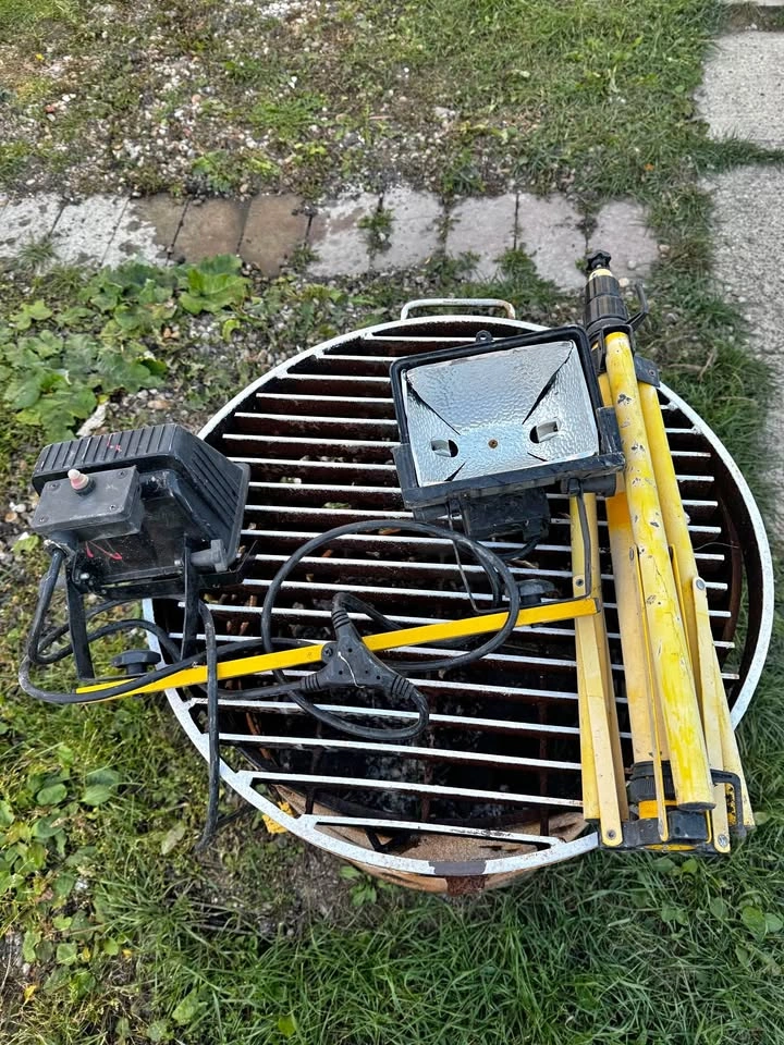 Halogen Work Light with Tripod