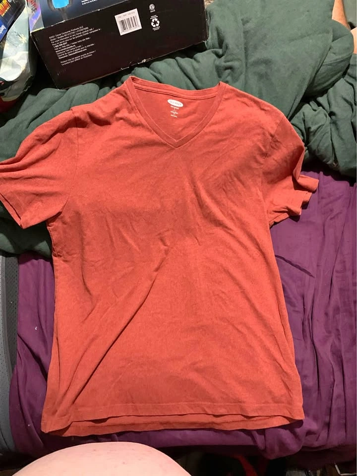 Old Navy Soft-Washed V-Neck T-Shirt - Large