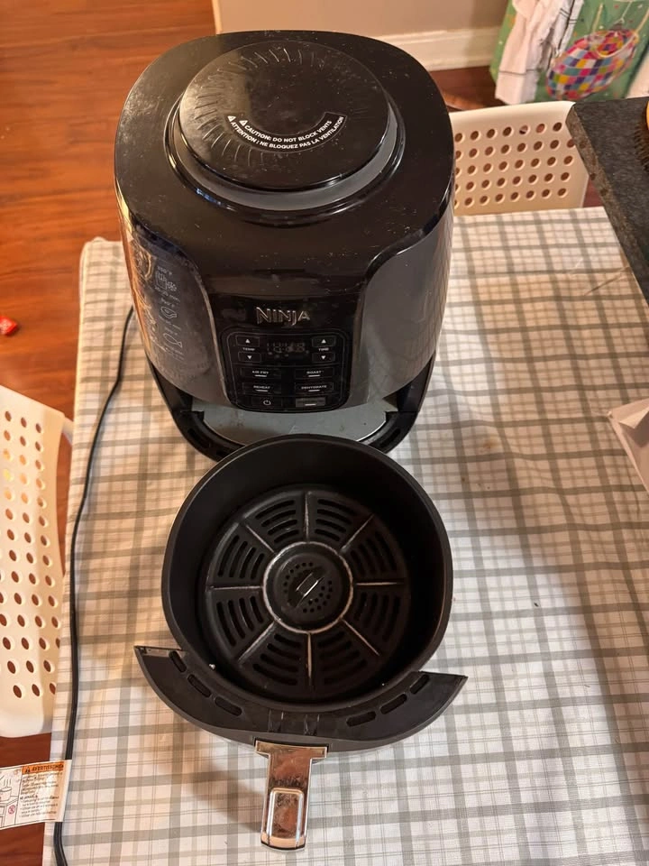 Ninja AF100C Air Fryer, 4-Qt Capacity, Charcoal Grey - photo 3