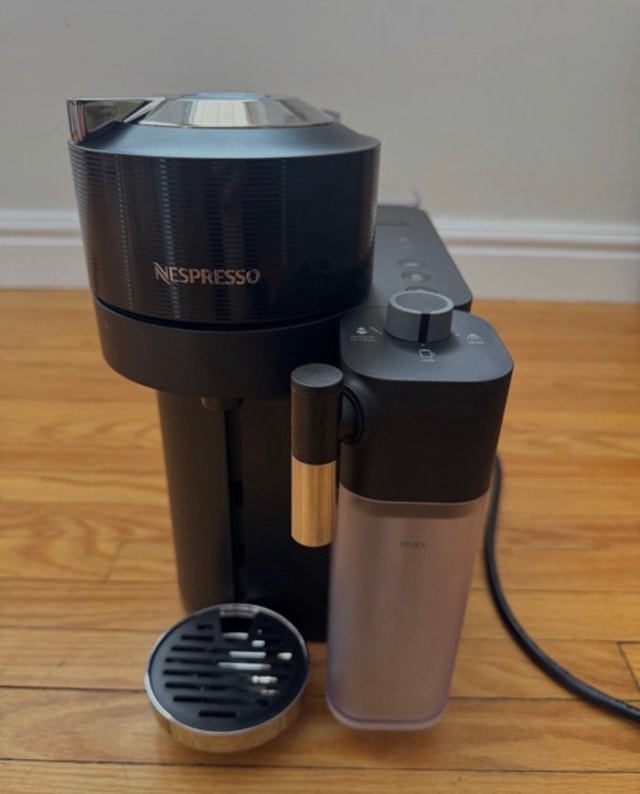 Nespresso x DeLonghi Vertuo Lattissima Coffee Maker - photo 4