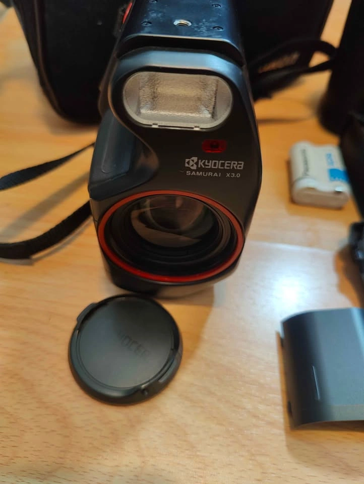 Kyocera Samurai X3.0 Half-Frame Film Camera Bundle - photo 2