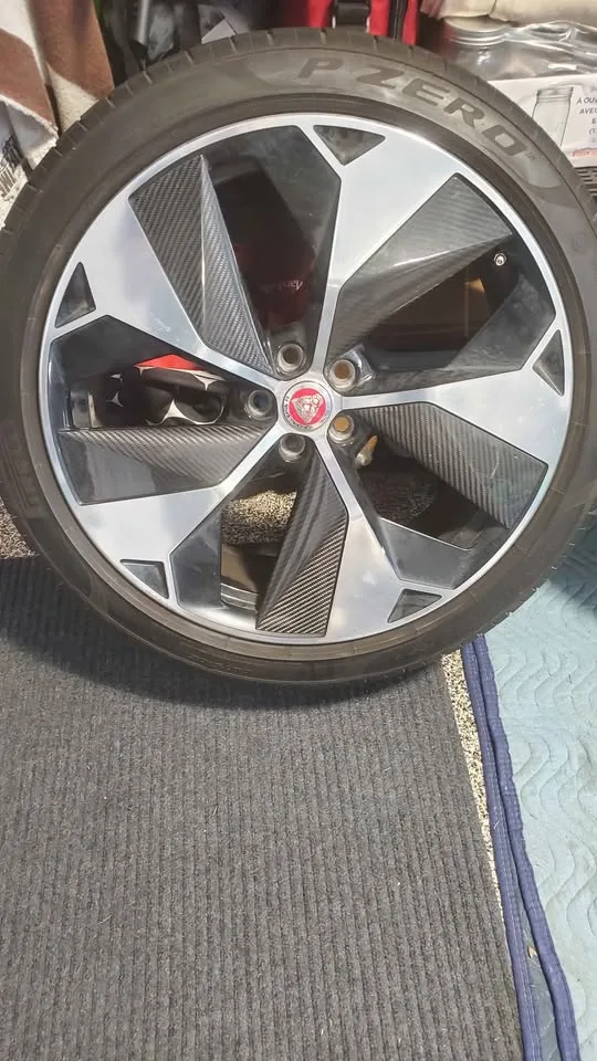 2019 Jaguar OEM 22 Carbon Rims image indicator(2)