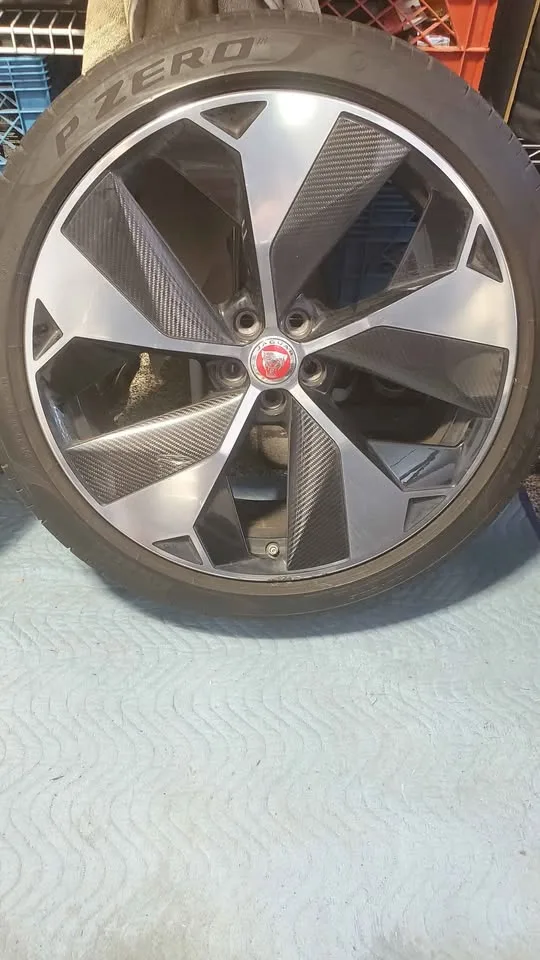 2019 Jaguar OEM 22 Carbon Rims image indicator(3)