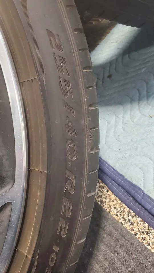 2019 Jaguar OEM 22 Carbon Rims image indicator(6)