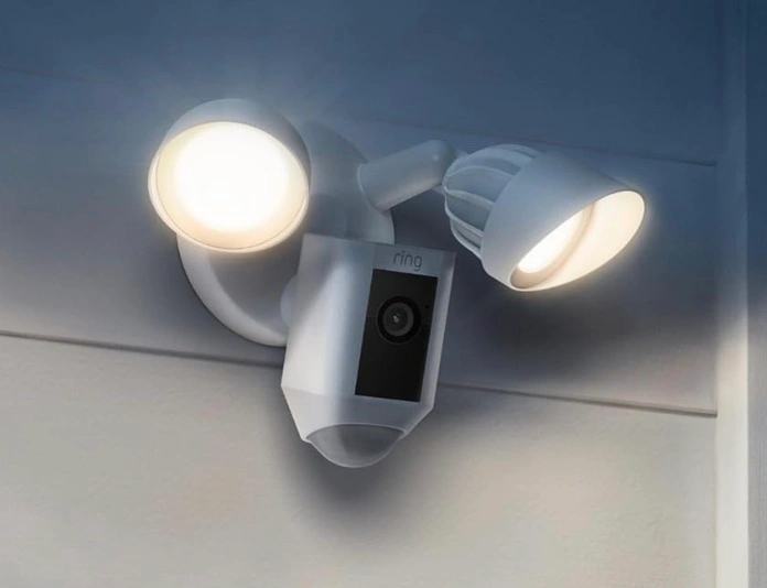 Ring Floodlight Cam Wired Plus with motion-activated 1080p HD vi - photo 2