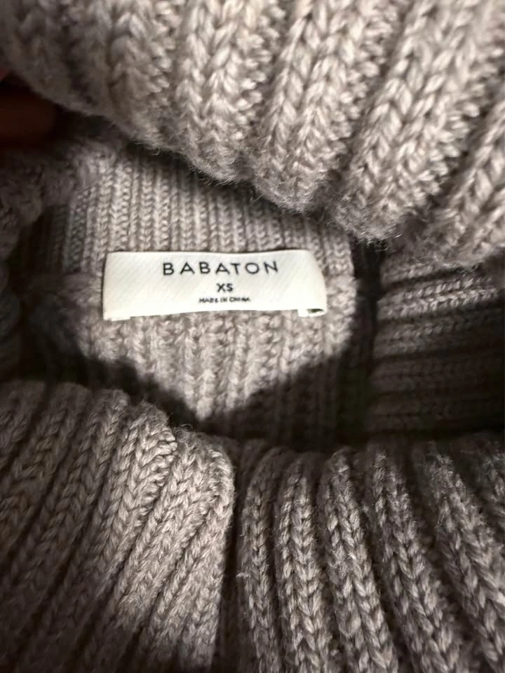 Selling Babaton Guell sweater - photo 2
