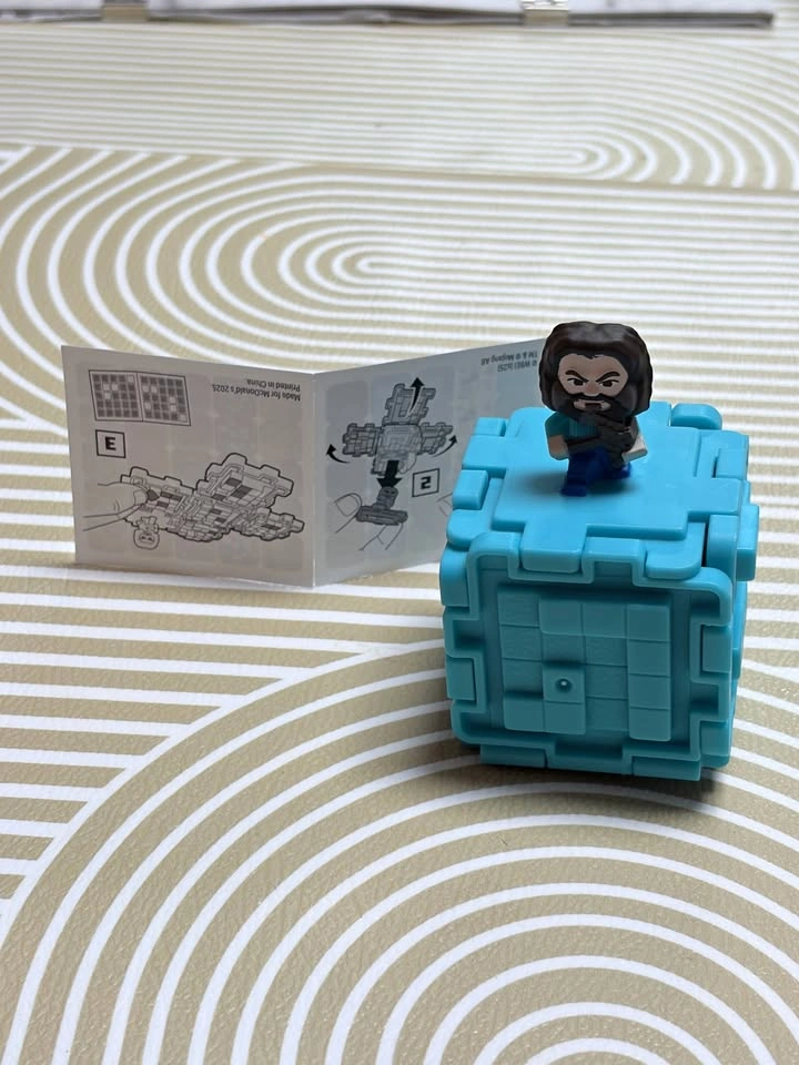 McDonald's Minecraft Movie Happy Meal Toy – STEVE & Storage Cube