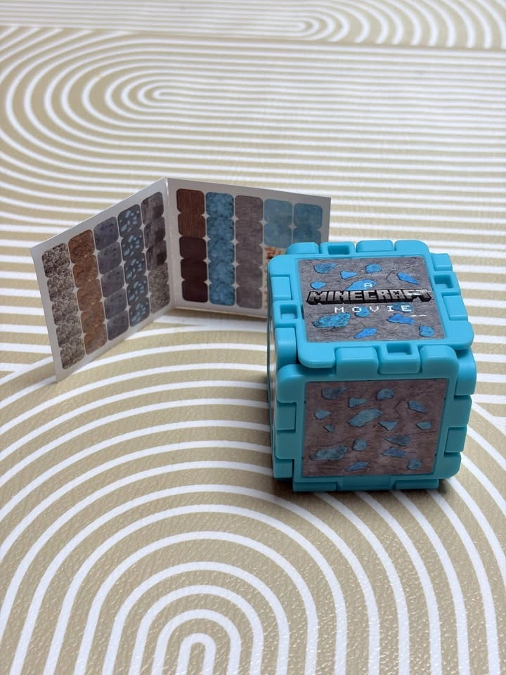 McDonald's Minecraft Movie Happy Meal Toy – STEVE & Storage Cube - photo 2