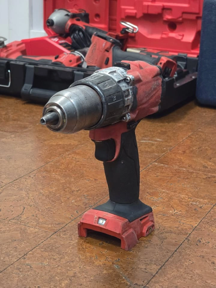 Milwaukee M18 FUEL Brushless Hammer Drill and Impact Driver Set - photo 5