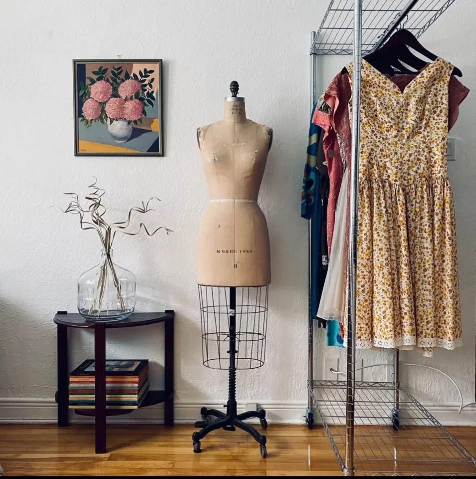 Vintage Dress Form Mannequin (Toronto Base) image indicator(10)