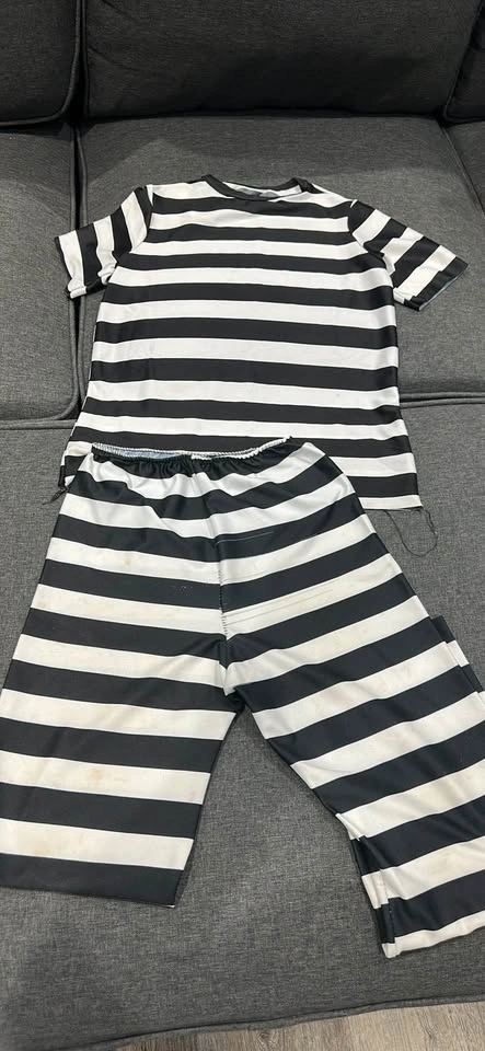 Prisoner Boy Child Costume Medium - photo 2