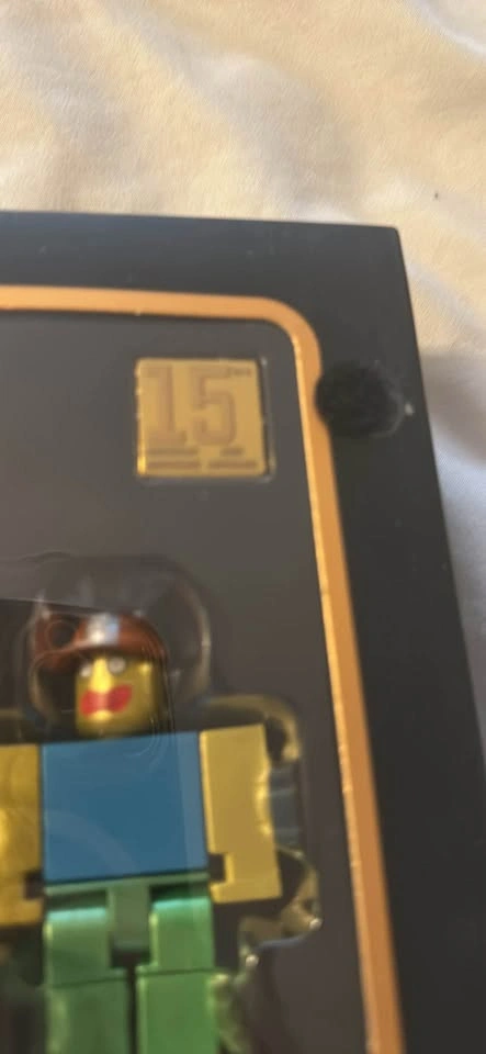 Roblox Icons Gold Collector's Set - photo 4