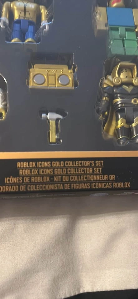 Roblox Icons Gold Collector's Set - photo 5