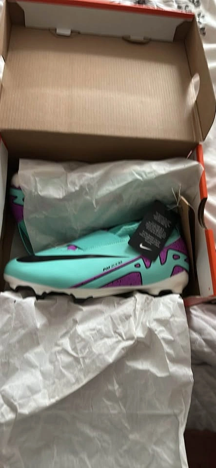 Nike Jr. Phantom GX Academy Soccer Cleats 3Y - photo 4