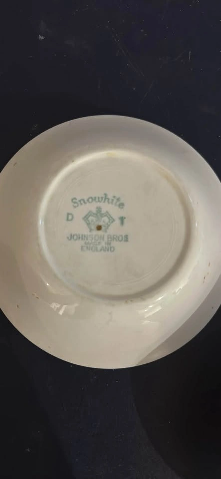 Johnson Bros Snowhite Bowls - photo 2