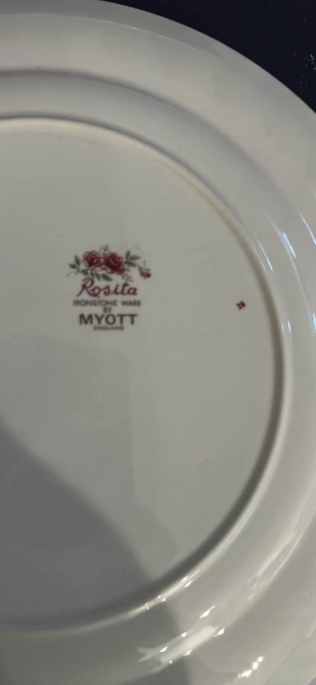 Myott Rosita Ironstone Ware Plates - Set of 4 - photo 3