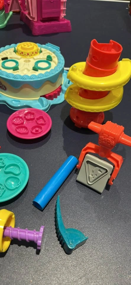 Play-Doh Mixed Lot of Accessories and Playsets - photo 2