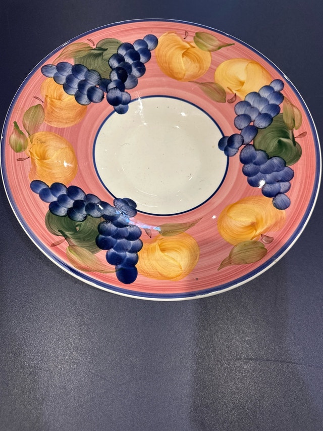 Hug vintage fruit bowl
