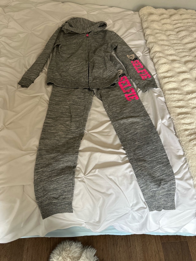 Girls jogging set