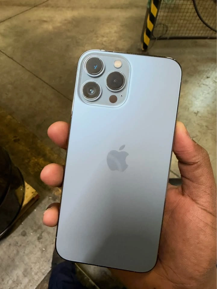 Apple iPhone 13 Pro Max - photo 2
