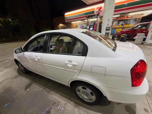 Hyundai Accent - photo 2