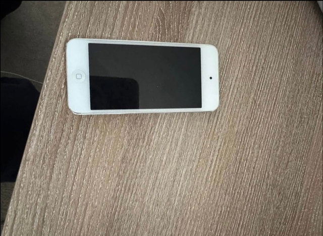 iPod touch - photo 2