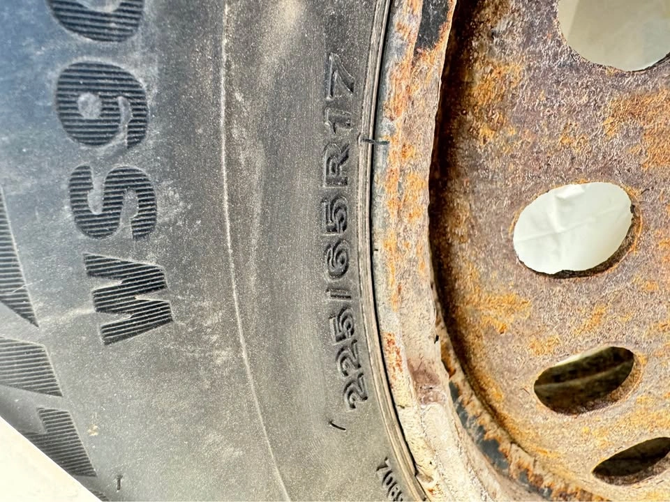 Bridgestone Blizzak WS90 225/65R17 Winter Tires with Rims - photo 3