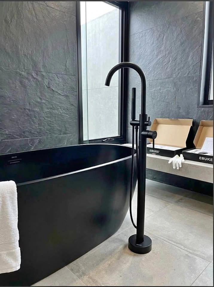EBUKE Floor-Standing Bathtub Faucet