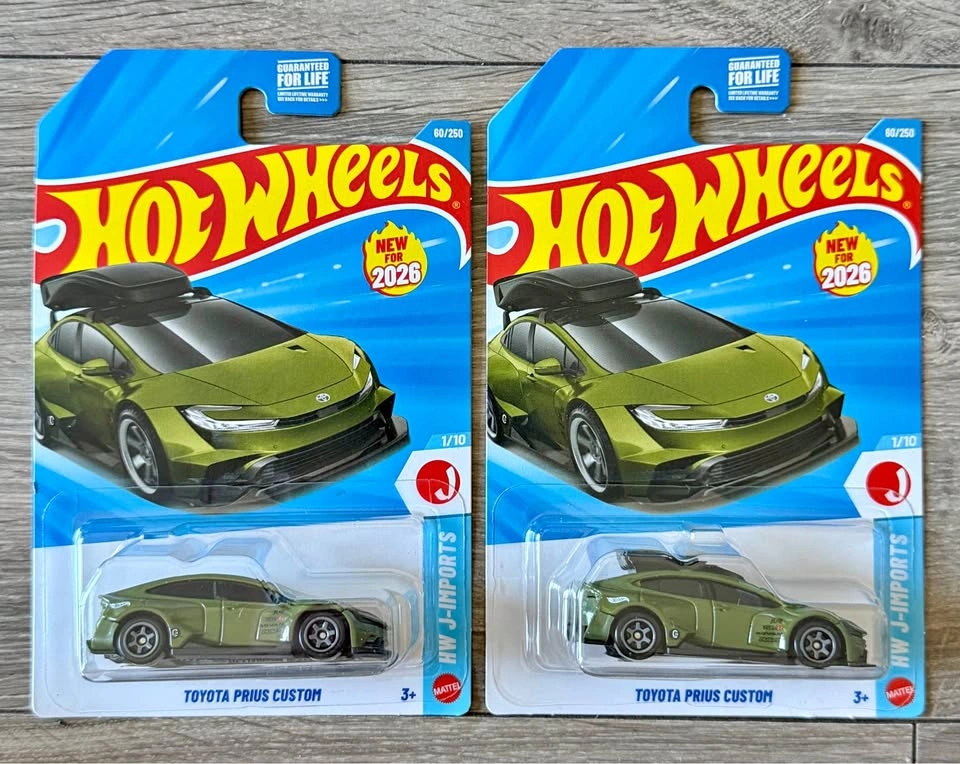 Hot Wheels Toyota Prius Custom Set (with and w/o roof box)