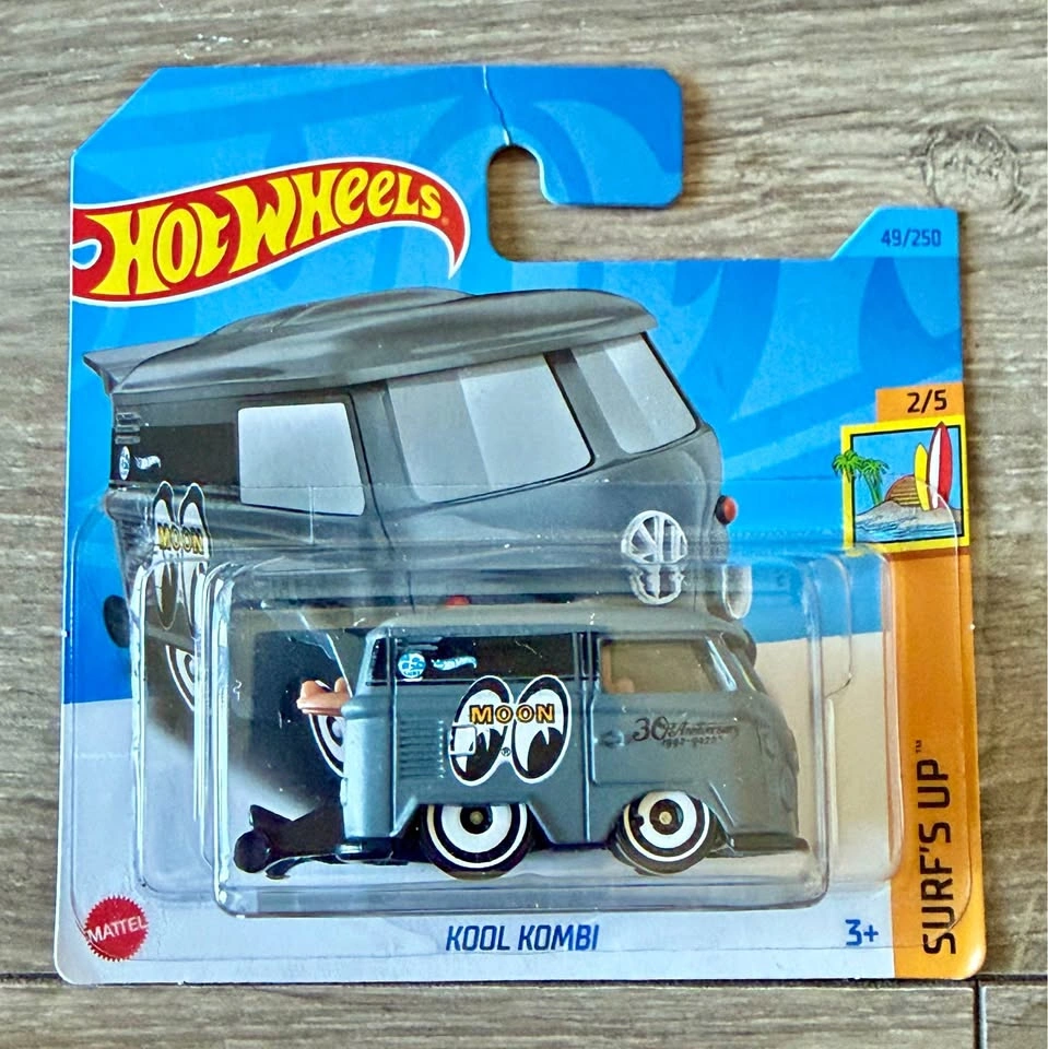 Hot Wheels Kool Kombi Mooneyes (Short Card)