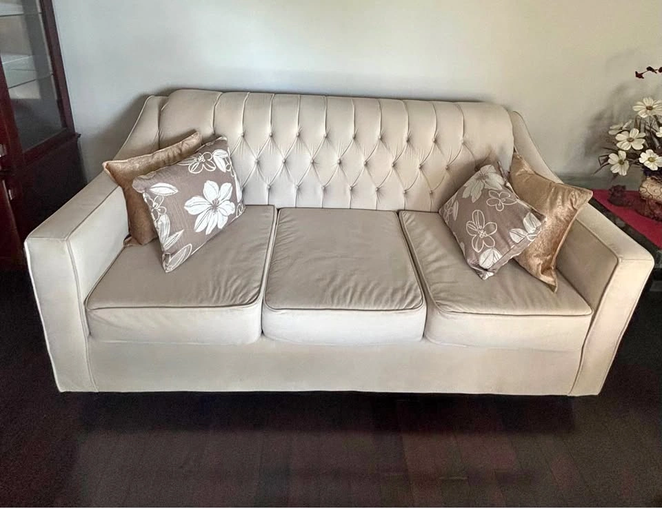 3-Piece Cream Tufted Living Room Set