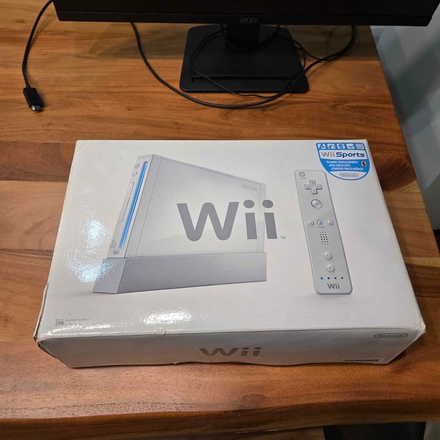 Nintendo Wii in box with accessories. No issues. - photo 5