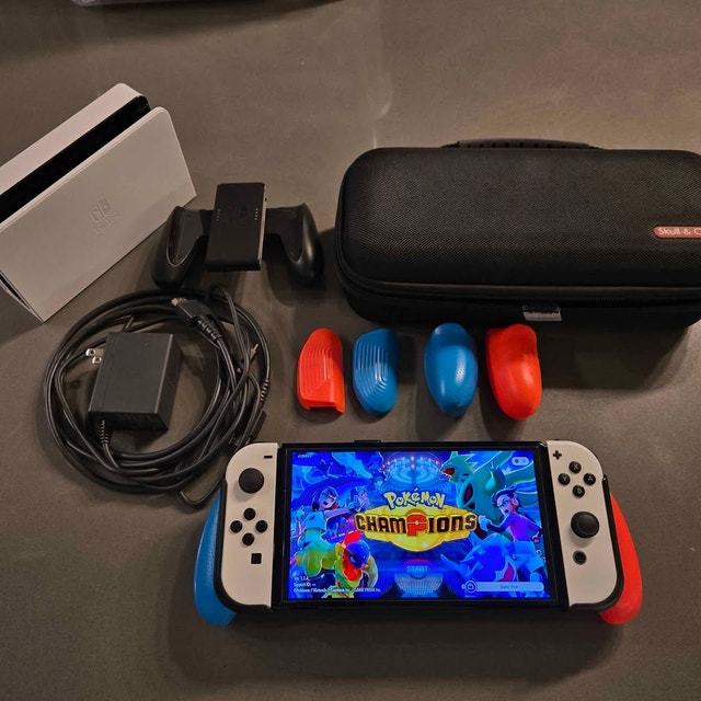 Switch OLED - Like New, with Neo Grip + Screen Protector