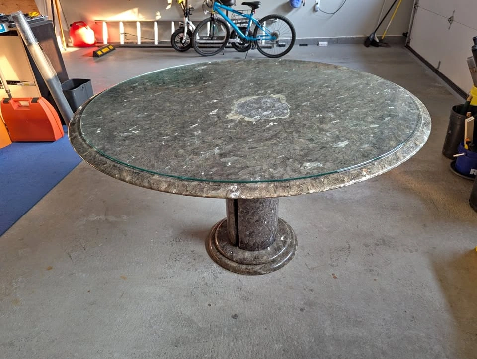 Round Dining Table with Glass Top