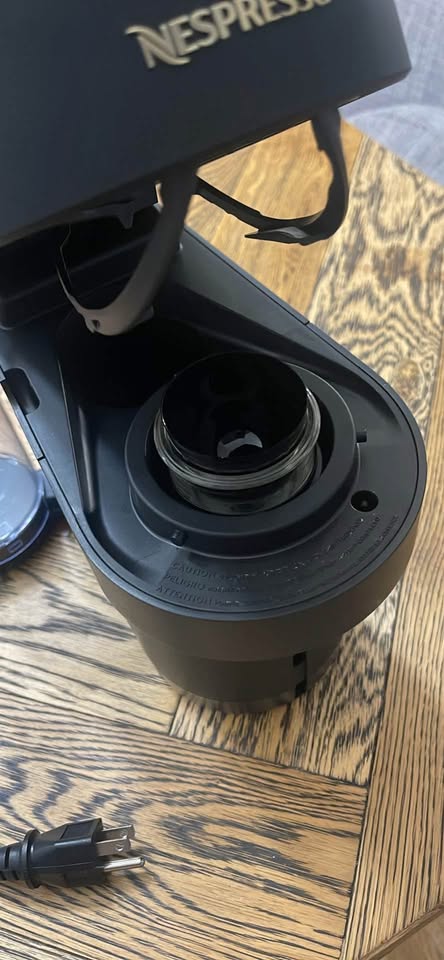 Nespresso Vertuo Next by Breville - Great Condition - photo 3