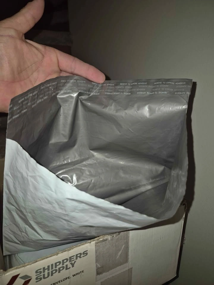 250 White Plastic Shipping Mailers / Courier Envelopes - photo 2