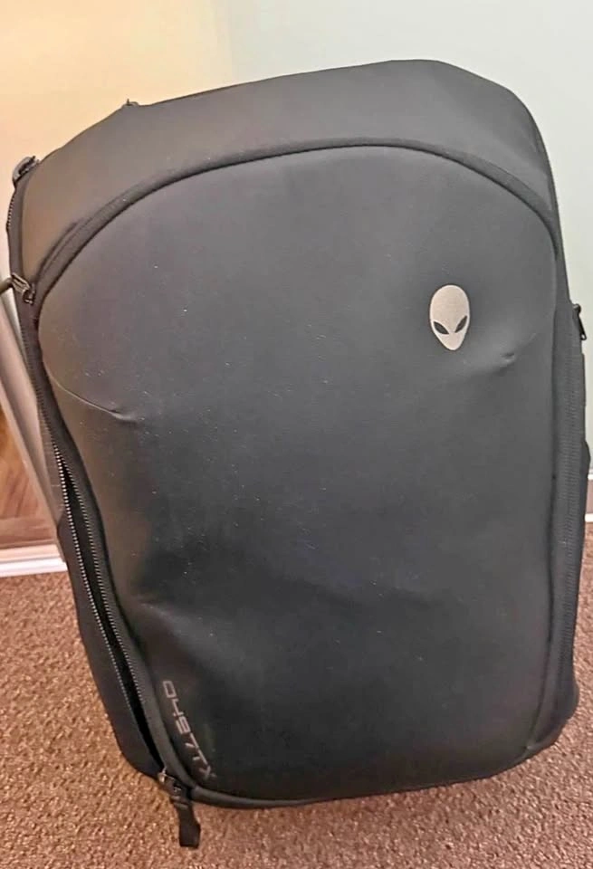 Dell Alienware Horizon 17” Gaming Backpack