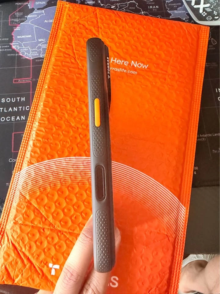 TORRAS Ostand O3 Fitness Case for iPhone 17 Pro - photo 3