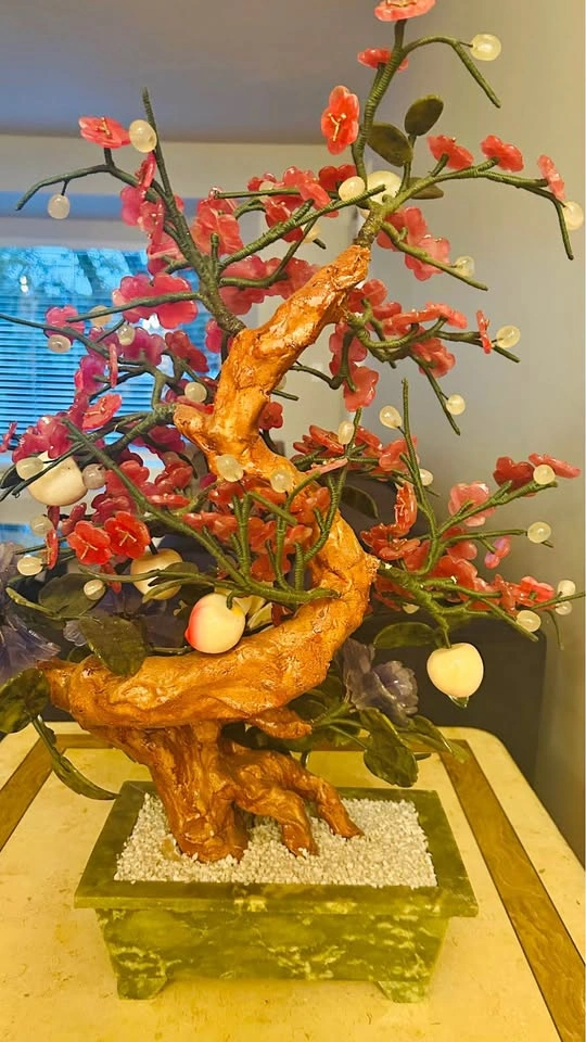 Vintage Chinese Jade Glass Bonsai Tree