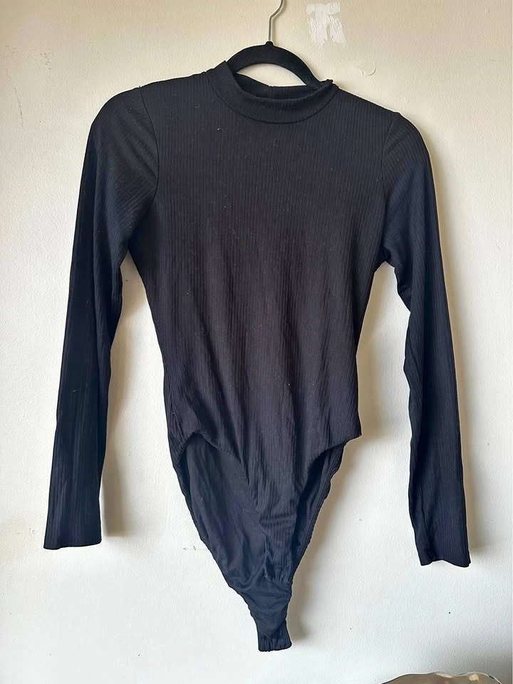 Ribbed Long Sleeve Bodysuit, Size Small