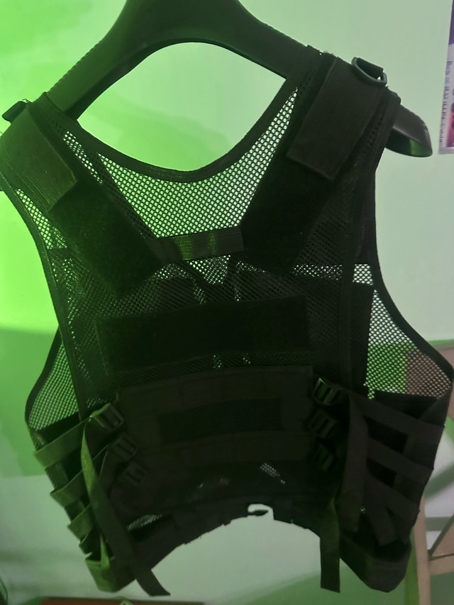 Black Tactical Vest -Medium Size - photo 4