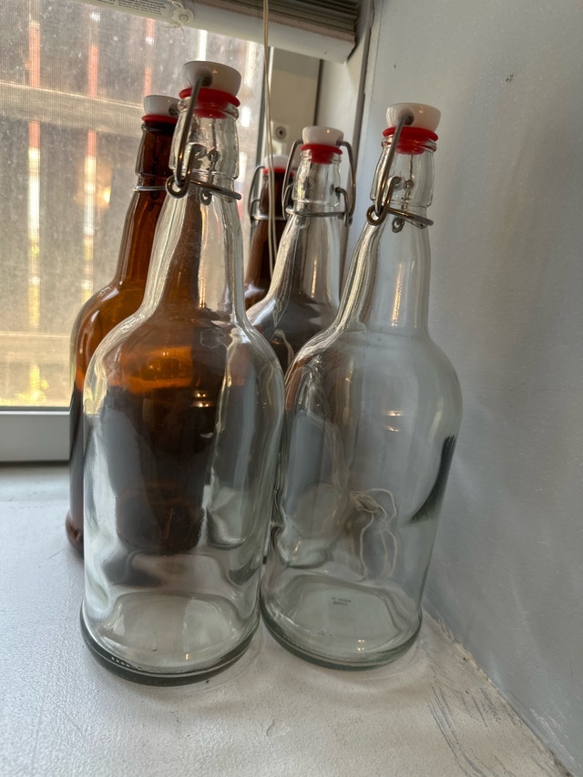 6 1 Litre Swing top Bottles