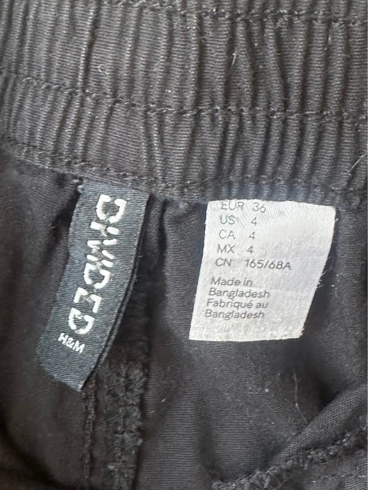 Black Cargo Pants Size 4 - photo 2