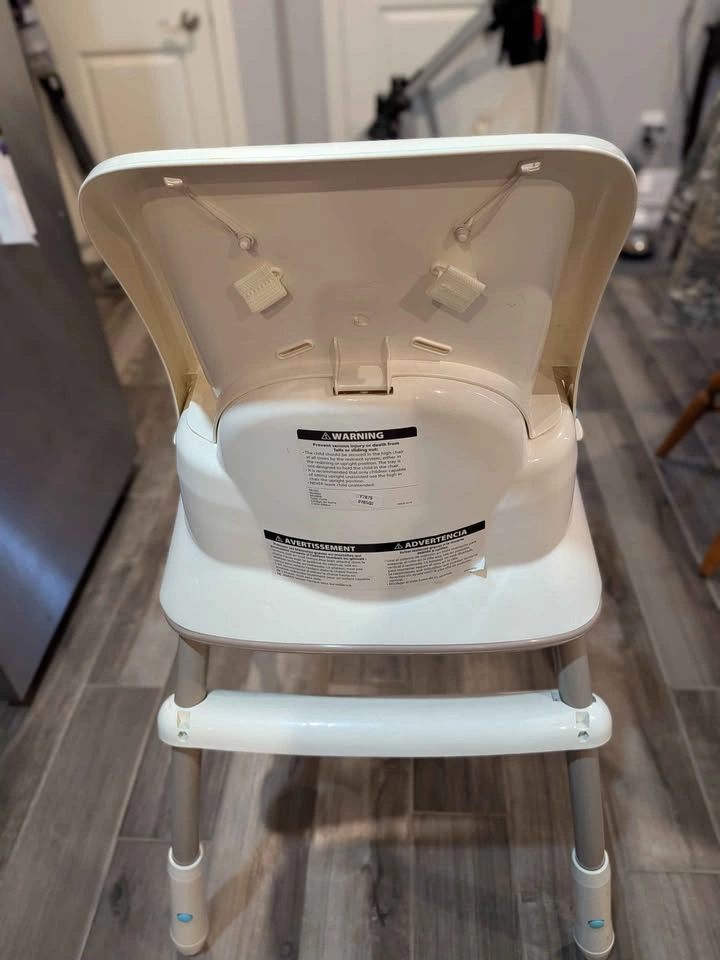 High chair - photo 2