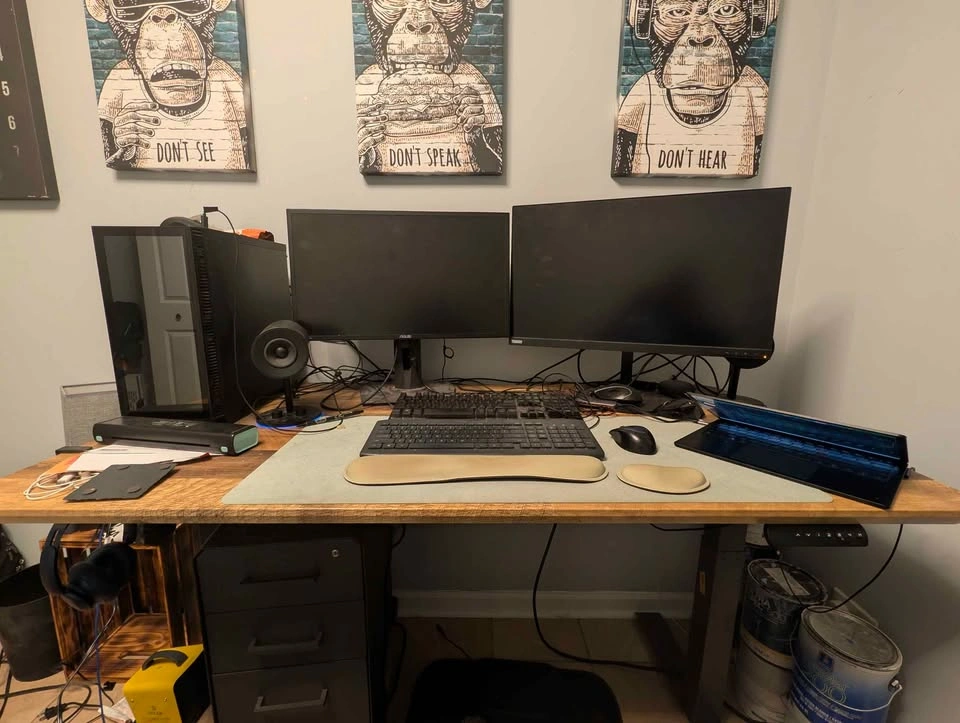 Vari Electric Standing Desk - photo 2