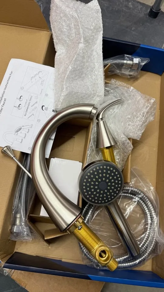 2 Handle Deck Roman Tub Faucet with Diverter image indicator(3)