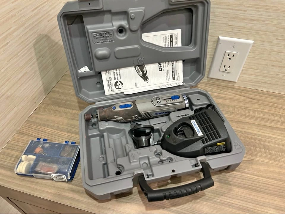 Dremel 8220 12-Volt Max Cordless Rotary Tool