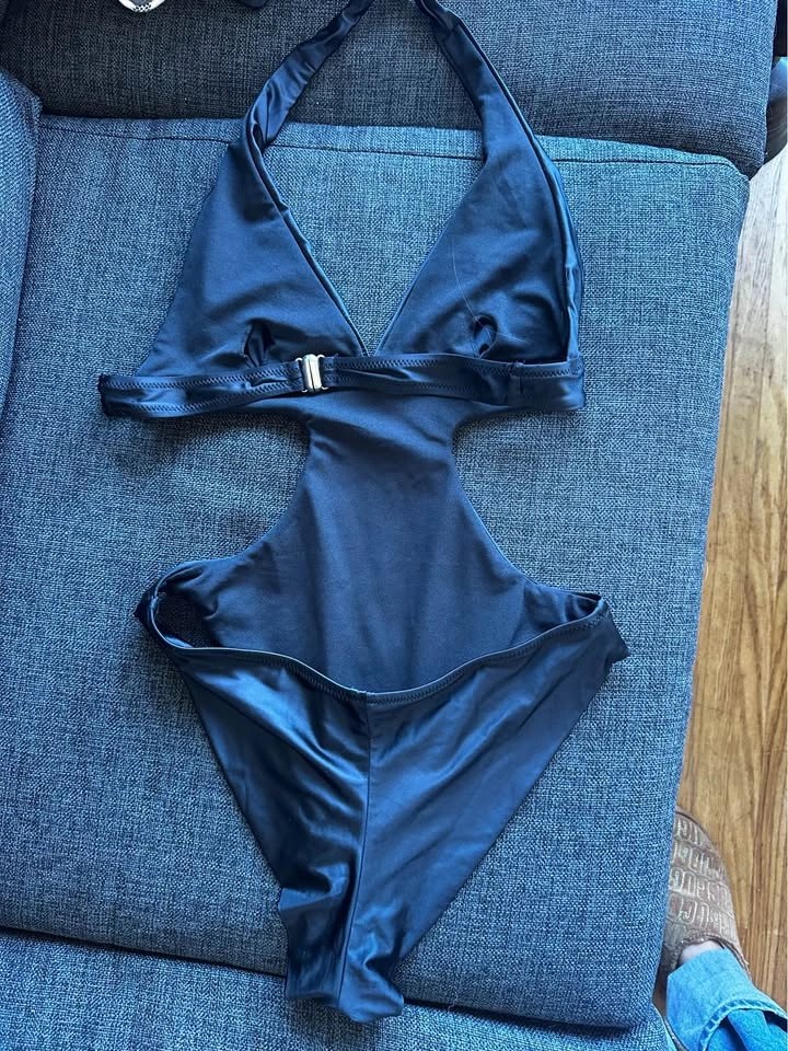 One piece blank bathing suit size s - photo 2