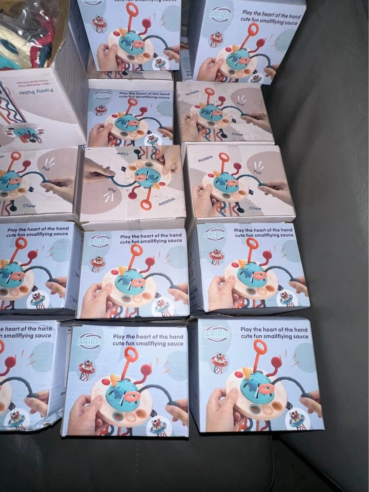 BULK DEAL: 50 New Montessori Pull String Sensory UFO Toys - photo 2