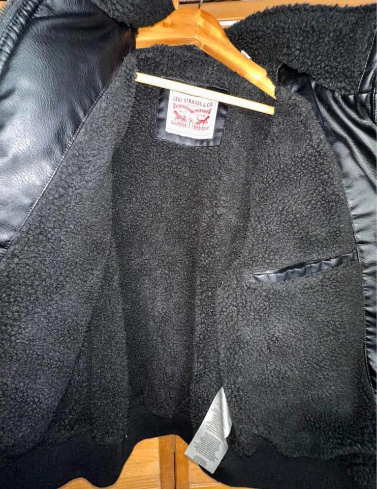 NEW WITH TAGS Men's Sherpa Lined Faux Leather Aviator Bomber - photo 4